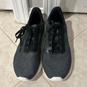 Like new women’s new balance sneakers